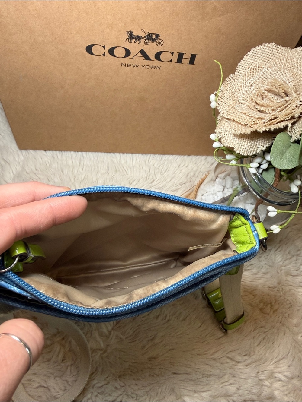✨ Coach Signature Stripe Swingpack Crossbody Bag✨ - Picture 9 of 10